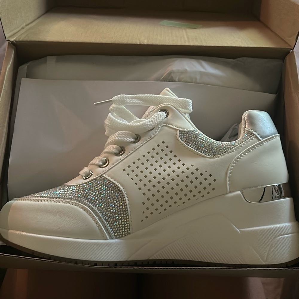 Brand new in box Cestfini wedge sneaker